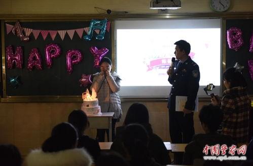 女孩来成人礼视频