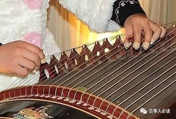 古筝成人弹琴教学视频,跟随教学视频轻松掌握成人弹琴技巧