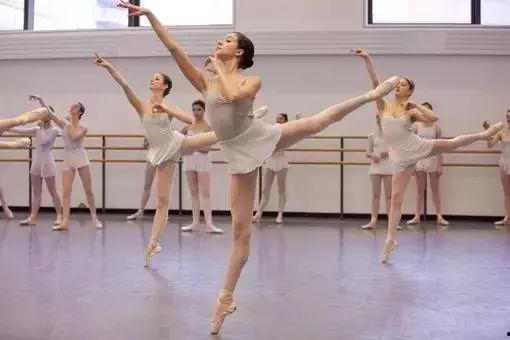 二十大舞蹈成人简单视频