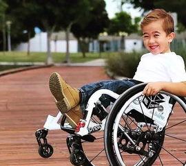 穿纸尿裤的成人轮椅视频,探索成人纸尿裤在轮椅使用中的便利与挑战  第3张