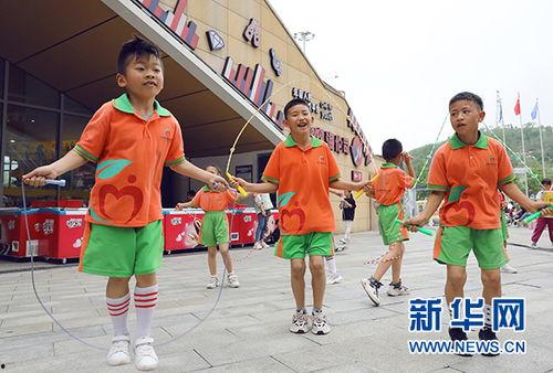 武定县成人跳绳视频  第2张